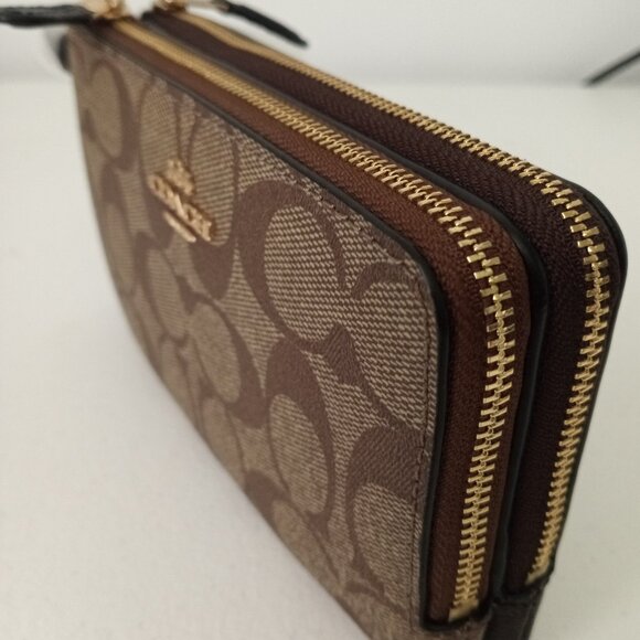 NWT COACH DOUBLE ZIP DOUBLE COMPARTMENTS WRISTLET NEW MONOGRAM WALLET - Picture 2 of 6
